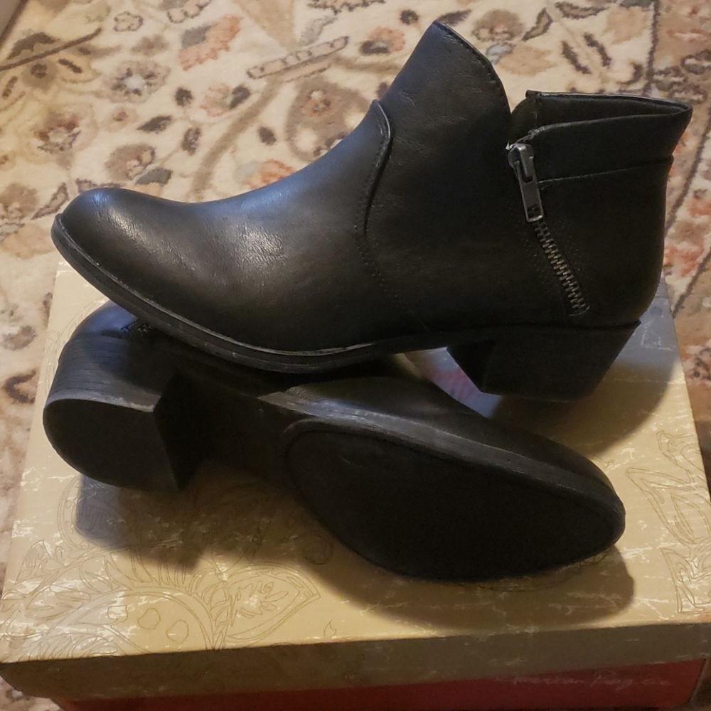 Ankle booties